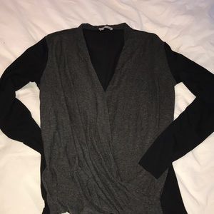 Zara long sleeve vneck top